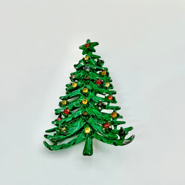 Mid 20th Century Mid-Century Boho Chic Americana Green Decorated Christmas Tree Brooch. For Sale - Image 5 of 6
