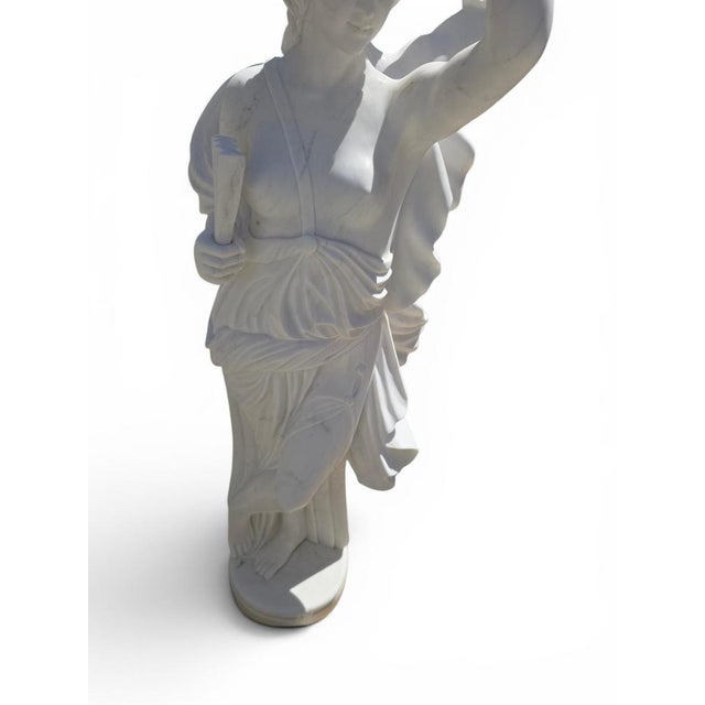 Italian Classical Marble Pedestals with Sculpted Figures, 1980, Set of 2 For Sale - Image 9 of 14