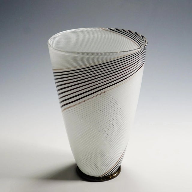 Dino Martens Dino Martens for Aureliano Toso Vase in Filigree Glass Ca. 1950s For Sale - Image 4 of 10