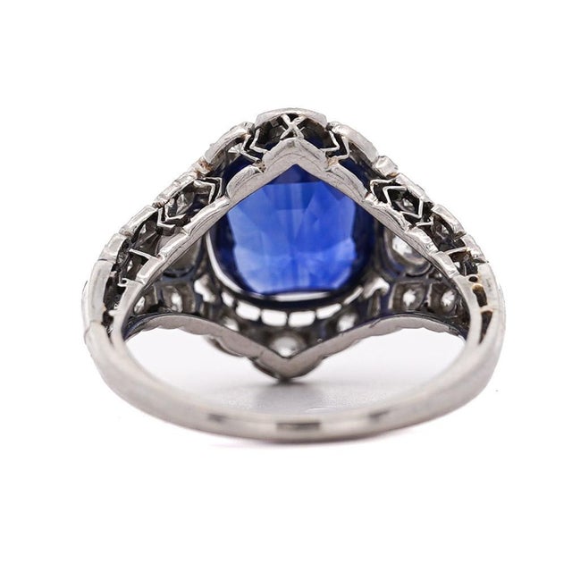 1930s 4.02 Carat No Heat Ceylon Sapphire in Platinum Art Deco Ring, Size 6 For Sale - Image 4 of 15