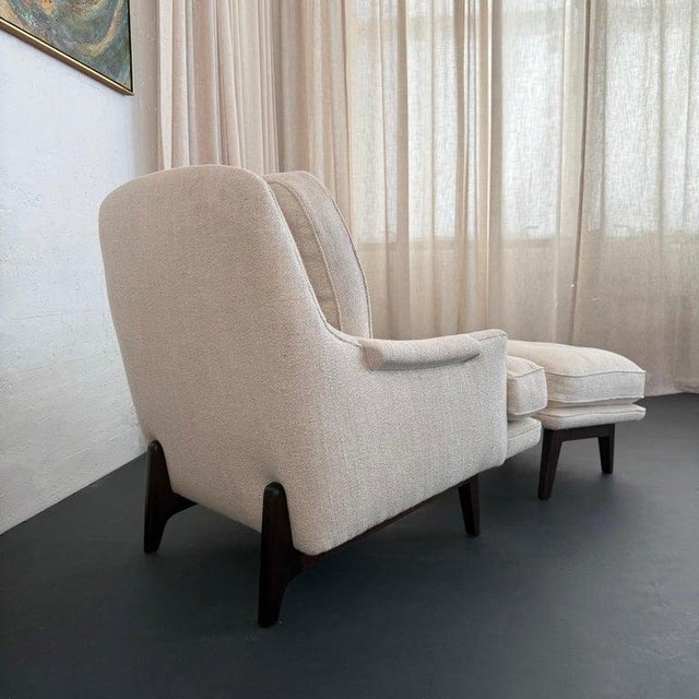 Mid-Century Modern Lounge Chair Ottoman Set by Roger Sprunger for Dunbar For Sale - Image 10 of 12