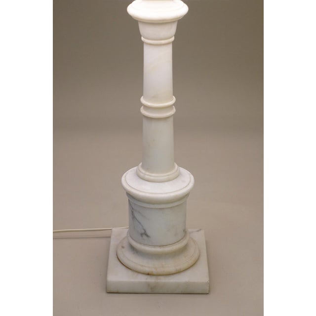 1960s Large Hollywood Regency Modern Carrara Marble "Tuscan" Style Column Table Lamp For Sale - Image 4 of 11
