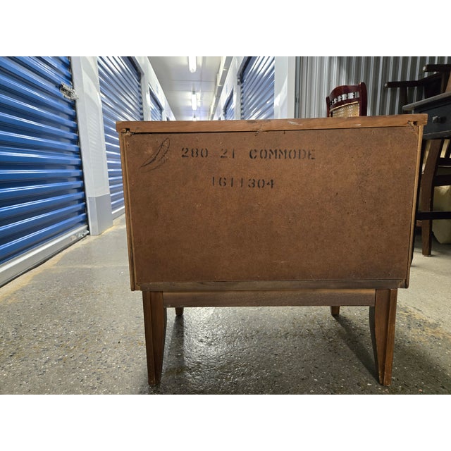 Dixie Furniture Co. 1960s Walnut Mid-Century Modern Nightstand Attributed to Dixie Furniture Co For Sale - Image 4 of 10