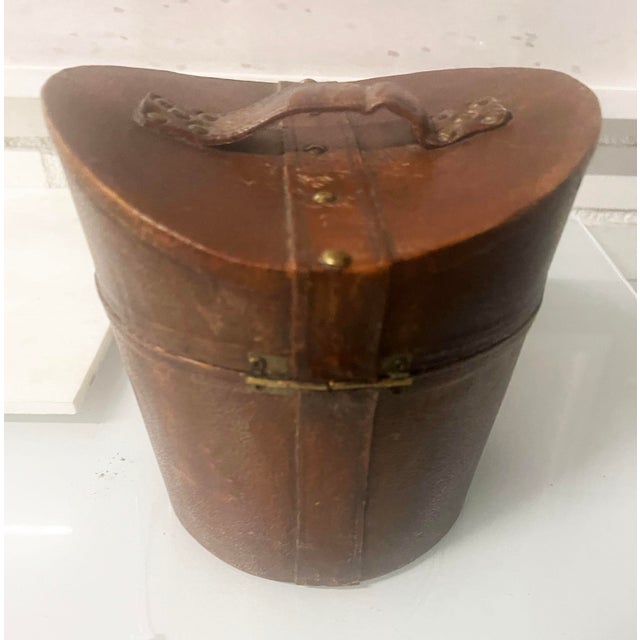 Vintage Minature Mens Leather Hatbox For Sale - Image 4 of 7