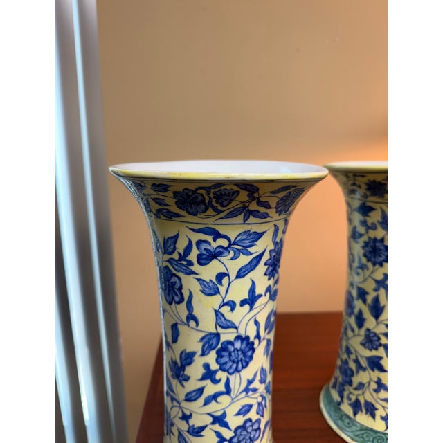 1990s Pair of Blue & White Floral Ceramic Trumpet Vases For Sale - Image 4 of 7