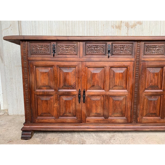 Early 20th Large Stepback Cupboard with Four Drawers and Doors For Sale In Miami - Image 6 of 18