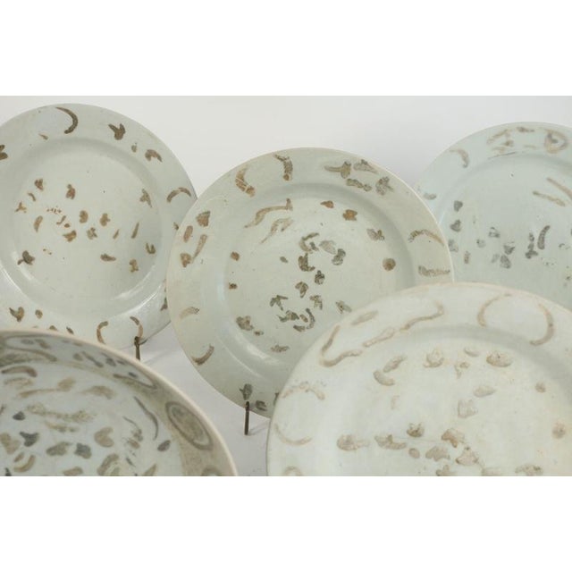 Antique Chinese Porcelain Plate, 1600s For Sale - Image 11 of 15