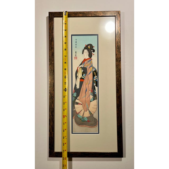 Set of Two Vintage Japanese Geishas Woodblock Prints Signed For Sale - Image 9 of 12