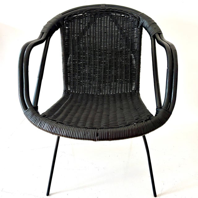Mid-Century Modern Stylish Mid Century Modern Wicker Rattan Basket Chairs Set of Four For Sale - Image 3 of 14