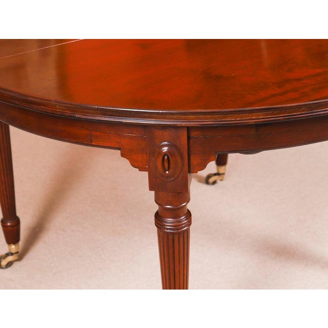 Antique Victorian Extending Dining Table in Flame Mahogany by Selbat, 1800s For Sale - Image 16 of 18