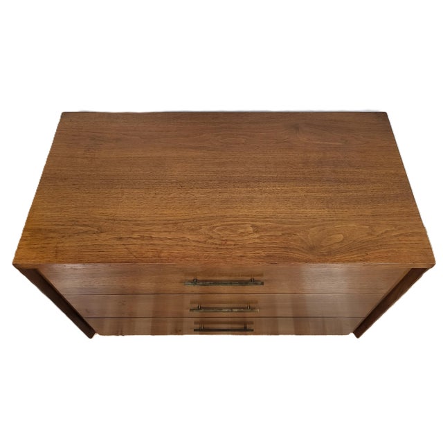 Vintage American Mid-Century Modern Dresser Bachelor Chest by John Stuart For Sale - Image 11 of 17