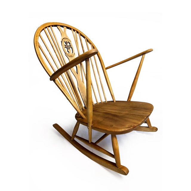 Mid-Century Modern Elm Wood Rocking Chair from Ercol, 1970s For Sale - Image 14 of 15