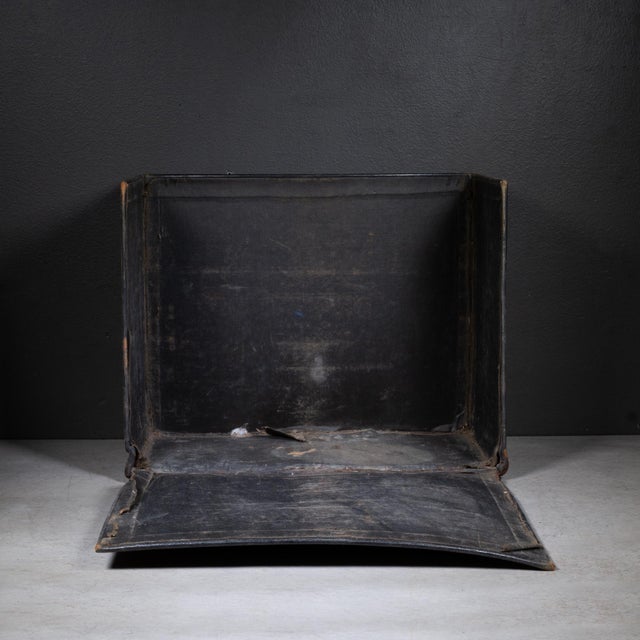 Antique Distressed Leather Camera Case c.1900-1930 For Sale - Image 9 of 10
