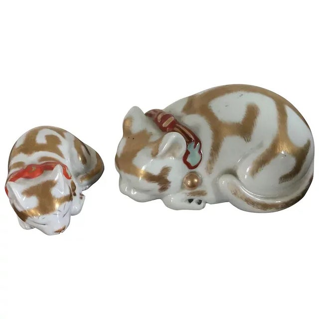 Japanese Meiji Kutani Porcelain Cat & Kitten Figures - A Pair For Sale - Image 9 of 9