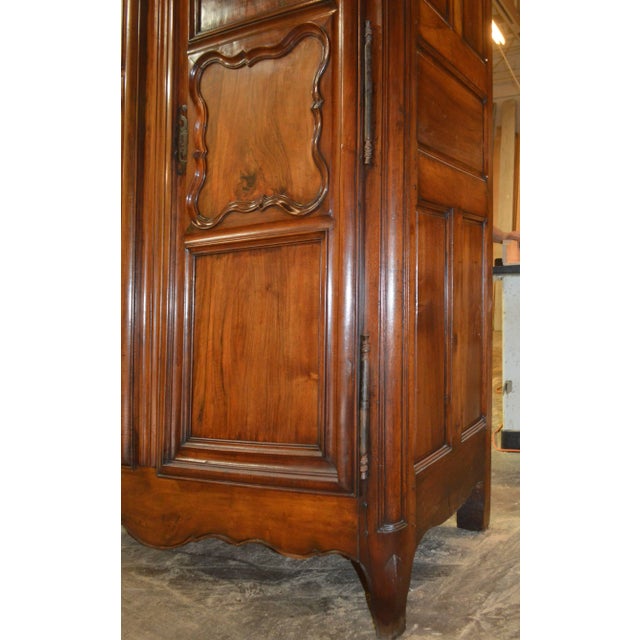 Mid 18th Century Large Louis XV Armoire in Walnut For Sale - Image 5 of 11