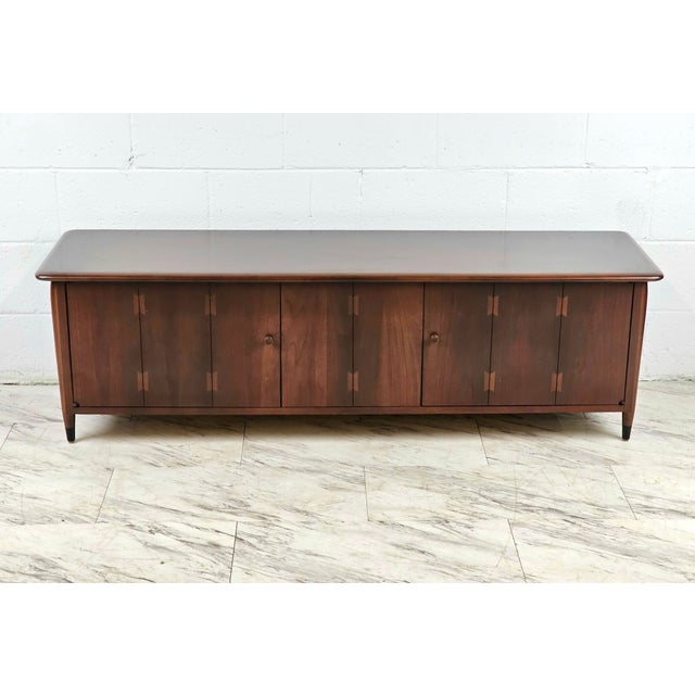 1960s 1960s Lane Acclaim Window Chest For Sale - Image 5 of 9
