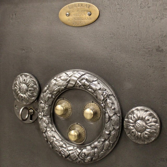 Safe in Iron and Wood For Sale - Image 9 of 15