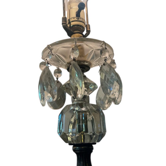 Brass Pair of Vintage 1950s Hollywood Regency Italian Rococo Revival Cherub Lamps – Brass & Crystal For Sale - Image 8 of 11