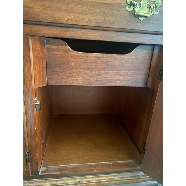 American 1980s Pennsylvania House China Cabinet For Sale - Image 3 of 8