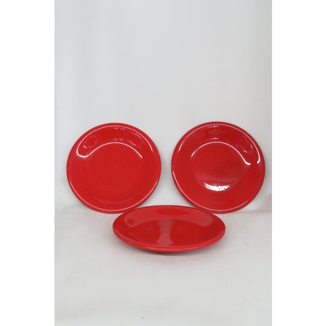 Primula Decorata a Mano Red Ceramic Plates Set of Three Made in Italy 4726b For Sale - Image 12 of 12