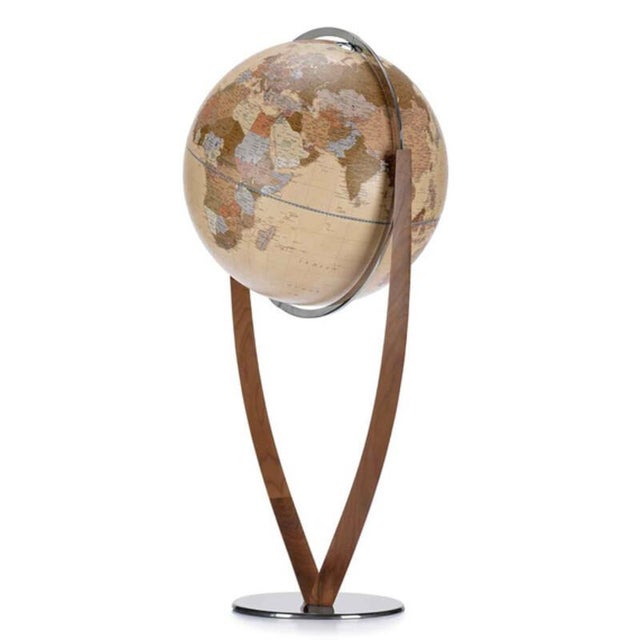 Vertigo is a design object born from the relentless pursuit of new forms, without compromising the quality of materials...