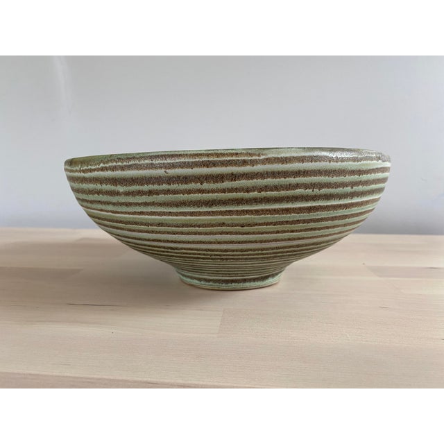 1950s Lee Rosen for Design-Technics Ceramic Pottery Bowl With Kt Matte Glaze For Sale - Image 10 of 13