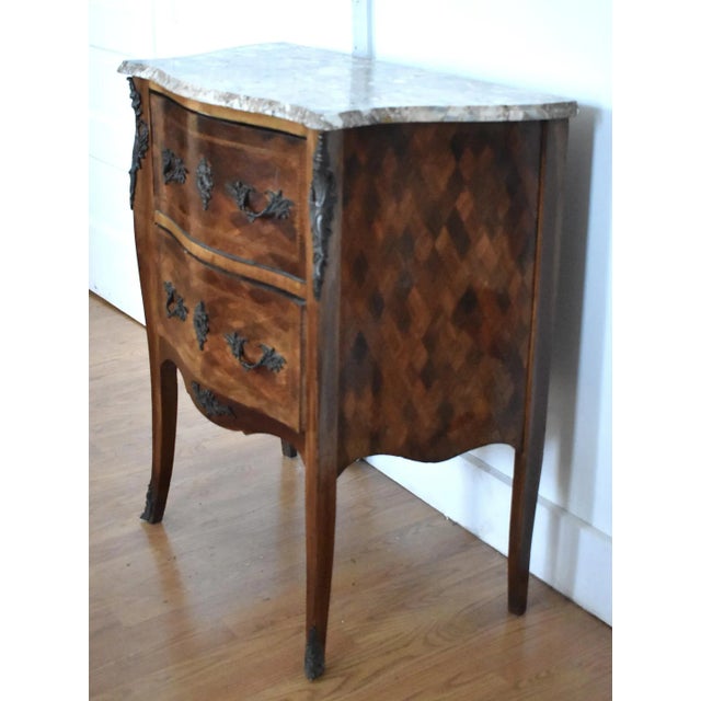 Late 19th Century Antique Louis XV-Style Bombe Marquetry, Ormolu, & Marble Top Bombe Chest of Drawers For Sale - Image 5 of 11