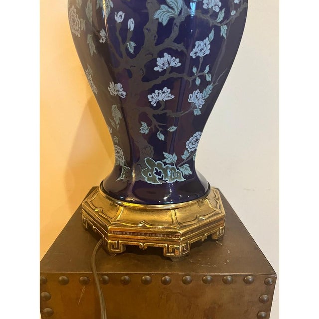 Chinoiserie 1970s Chinoiserie Cobalt Blue Porcelain Lamp - Heavy 6lb Greek Key Brass Base For Sale - Image 3 of 13
