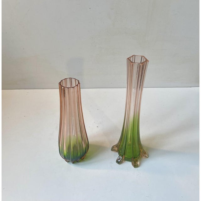 Art Deco French Pink & Green Glass Vases, 1920s, Set of 2 For Sale - Image 4 of 9