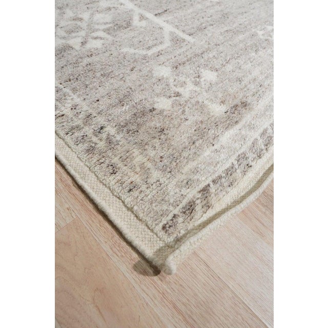 2010s 8x10 Gray Hand-Knotted Wool Diamond Totem Classic Traditional Modern Carpet Rug For Sale - Image 5 of 5
