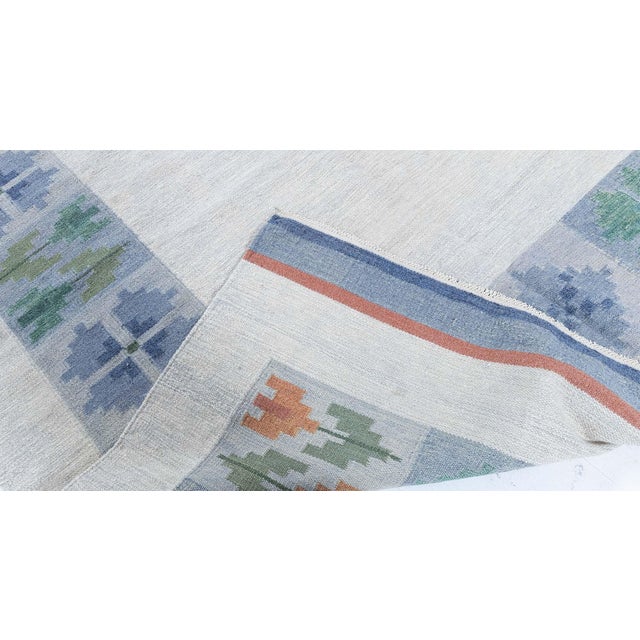Doris Leslie Blau Mid-Century Swedish Geometric Light Gray Flatweave Wool Rug For Sale - Image 9 of 9