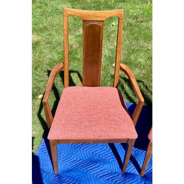 Wood Thomasville "Bryn Mawr" Walnut High-Back Dining Chairs in Knoll Luxe Tempest Bouclé - Set of 6 (2 Arm, 4 Side) 1975 For Sale - Image 7 of 18