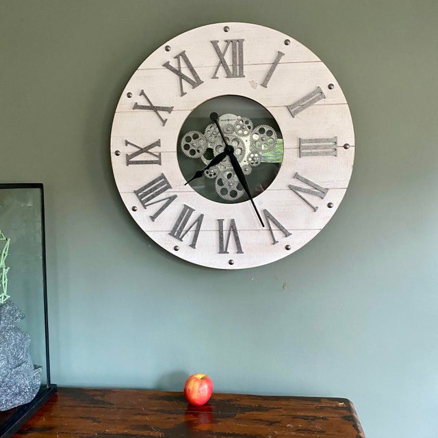 Wood Howard Miller Farmhouse Clock With Moving Gears - Tested & Working For Sale - Image 7 of 8