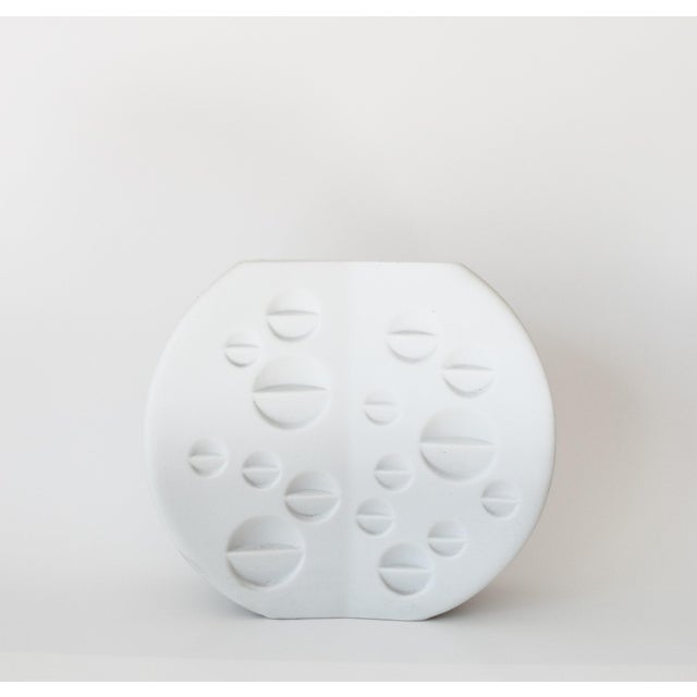 1950s Hans-Theo Baumann for Thomas Germany Matte White Porcelain Op Art Vase For Sale - Image 12 of 12