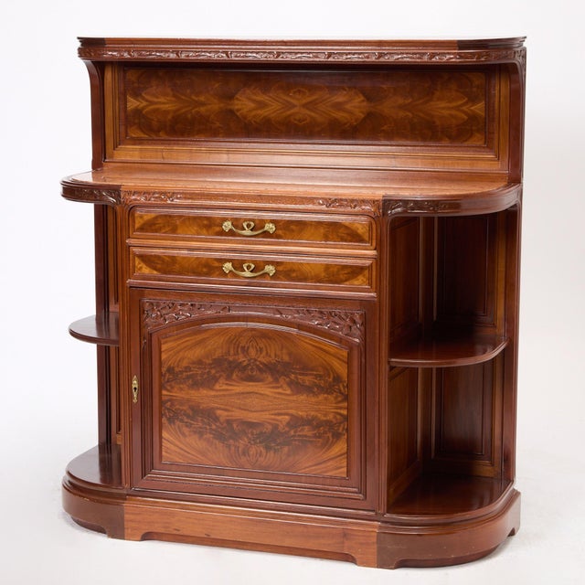 This early 20th to late 19th century French Art Nouveau buffet is a masterwork by Louis Majorelle, one of the most...