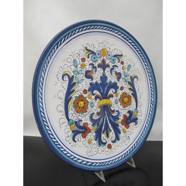 Deruta Italian Deruta Ricco Renaissance Style 12" Maiolica Pottery Decorative Wall Plate For Sale - Image 4 of 8