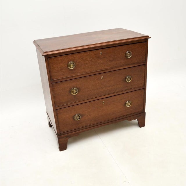 Georgian Chest of Drawers, 1790s For Sale - Image 3 of 10