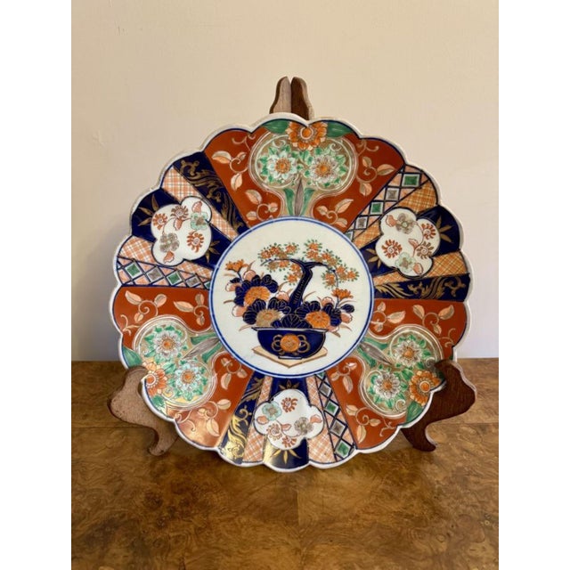 Japanese Imari Plate with a Scallop Shaped Edge, 1900s For Sale - Image 3 of 5