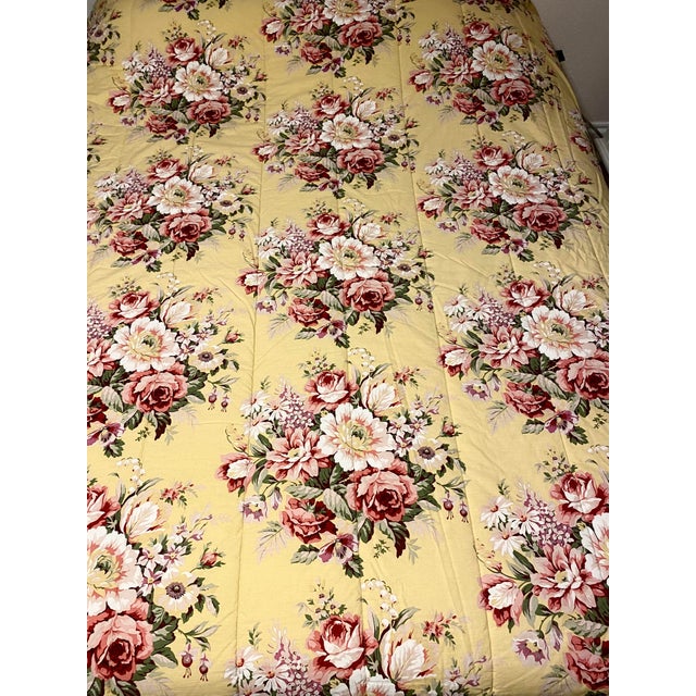 Ralph Lauren Vintage Queen Reversible "Sophie Brooke" Comforter Excellent Condition For Sale In Denver - Image 6 of 9