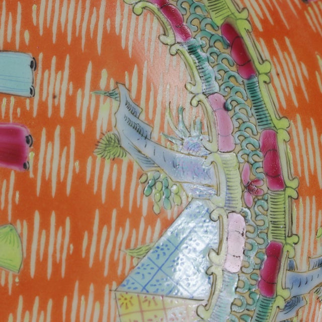 Ceramic Early 20th-Century Export Porcelain Cantonese-Style Famille Rose Bowl For Sale - Image 7 of 10