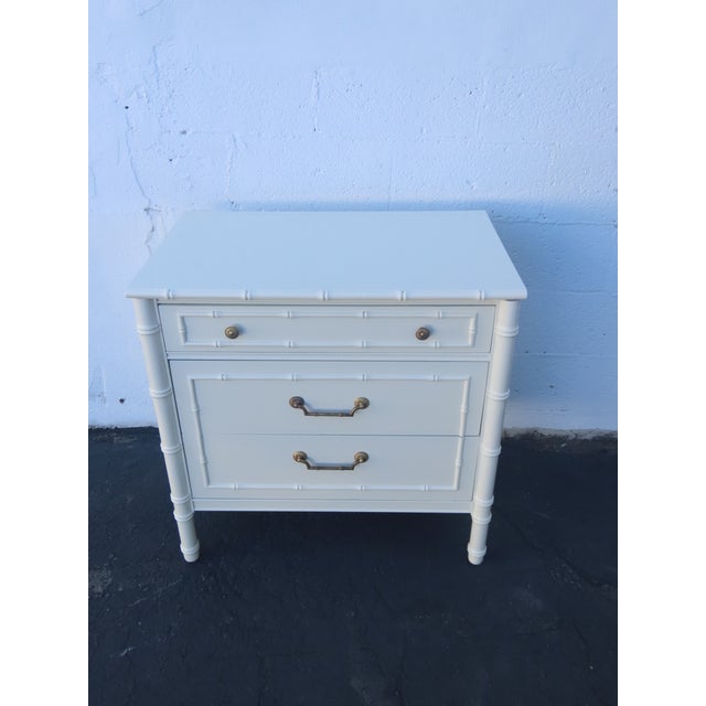 Wood Thomasville Hollywood Regency Faux Bamboo Nightstands Bedside Tables a Pair 6644 For Sale - Image 7 of 18