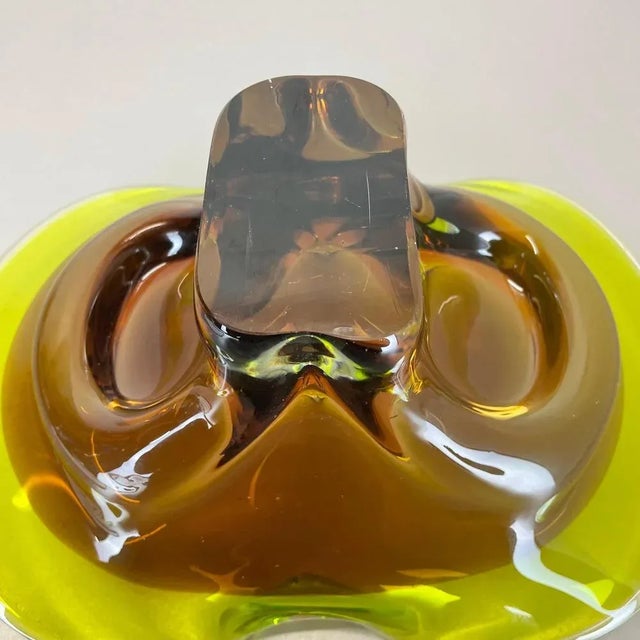 Multicolor Murano Glass Centerpiece Bowl with Shell Element, Murano, Italy, 1970s For Sale - Image 17 of 18