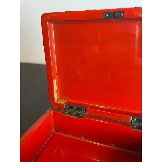 Black Antique Chinese Red and Black Lacquered Cinnabar Box, 1800s For Sale - Image 8 of 12