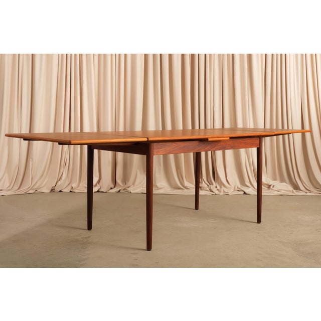 Vintage Extendable Dining Table Attributed to Dyrlund, 1970s For Sale In Chicago - Image 6 of 13