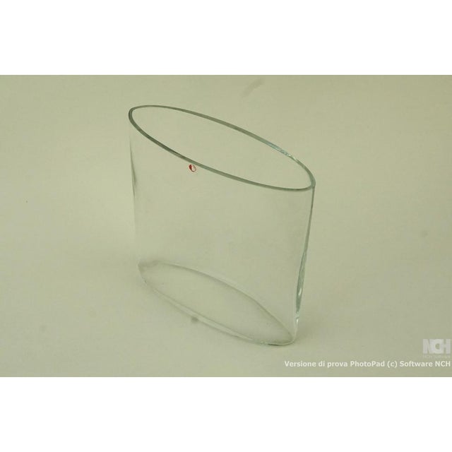 20th Century Scandinavian Modern Vase with an Ellipsoidal Section in Transparent Glass by Tapio Wirkkala, Finland, 1960s For Sale - Image 11 of 18