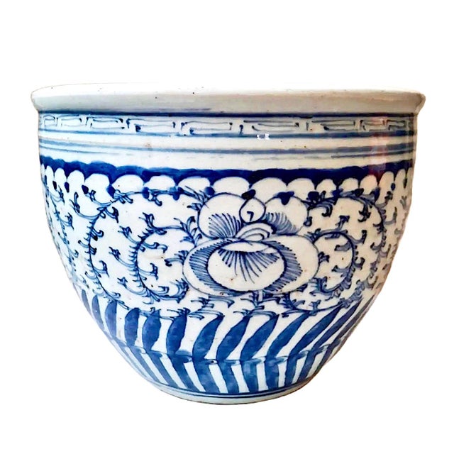 Chinese 19th-Century Chinese Ming Style Blue and White Porcelain Jardinière For Sale - Image 3 of 7