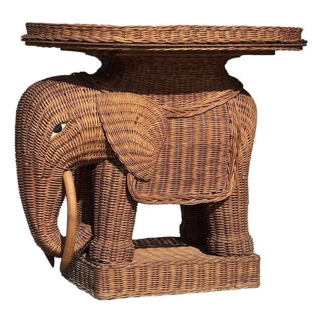 Italian Handwoven Wicker Elephant Shaped Side Table from Vivai Del Sud, 1970 For Sale