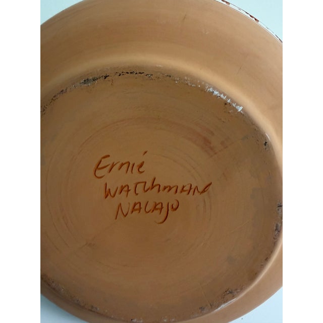 Signed Navajo Pottery Vase by Ernie Watchman – Hand-Coiled Geometric Design For Sale In Orlando - Image 6 of 10