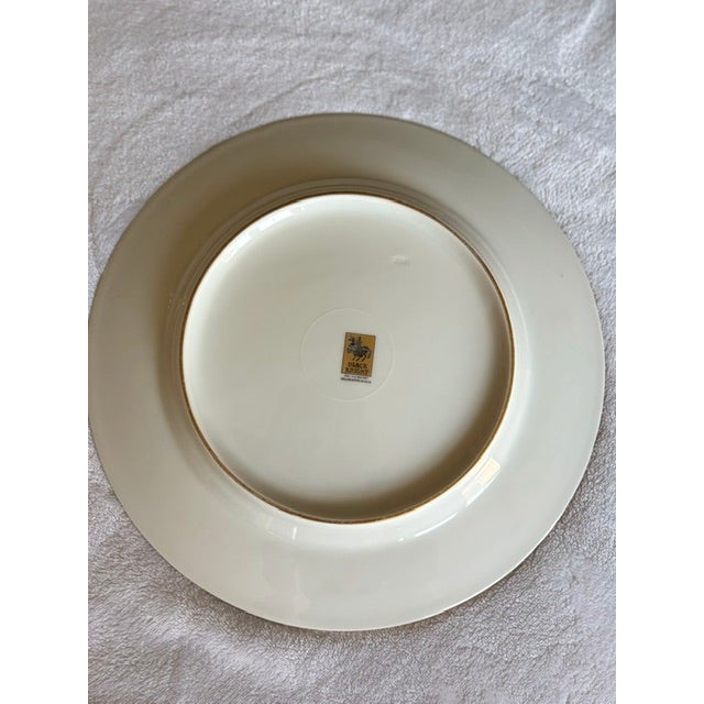 Early 21st Century Set of 12 Pristine Hutschenreuther Black Knight Porcelain Dinner Plates – Gold Encrusted Pheasant & Fruit Motif, Mid-20th Century, Decorated in Usa For Sale - Image 5 of 10