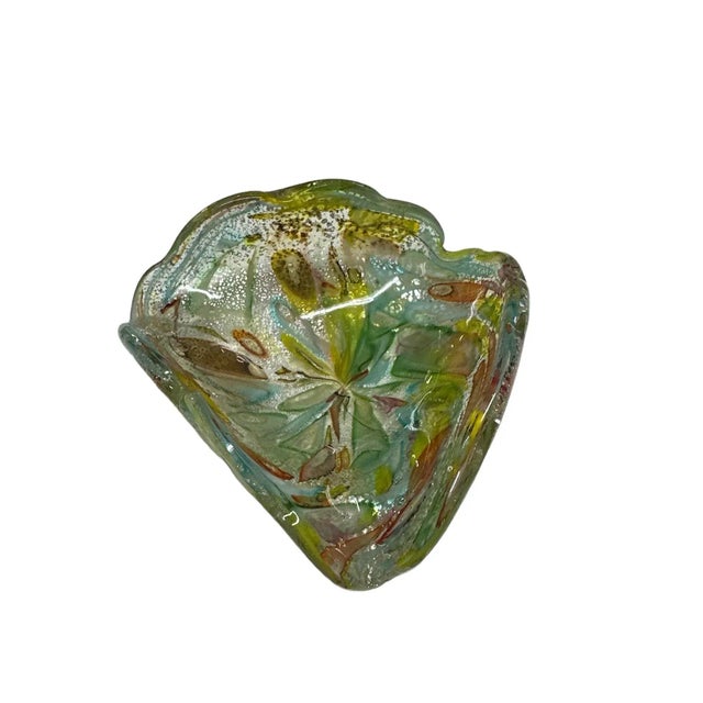 Mid century confetti murano glass bowl in perfect condition. (murano label in last picture)